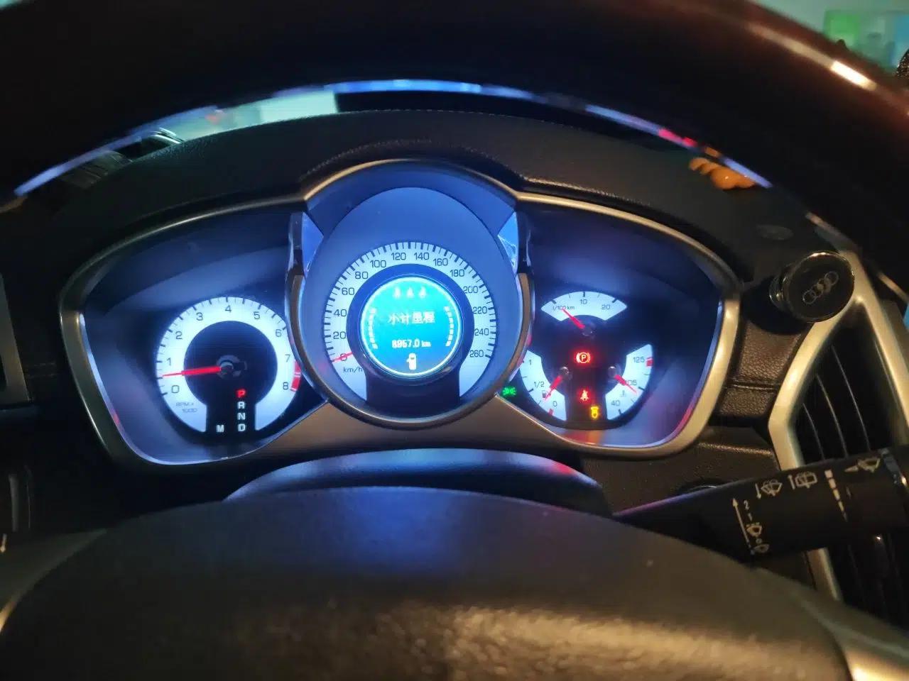 Cadillac SRX 2012 3.0L Flagship Version — миниатюра 11