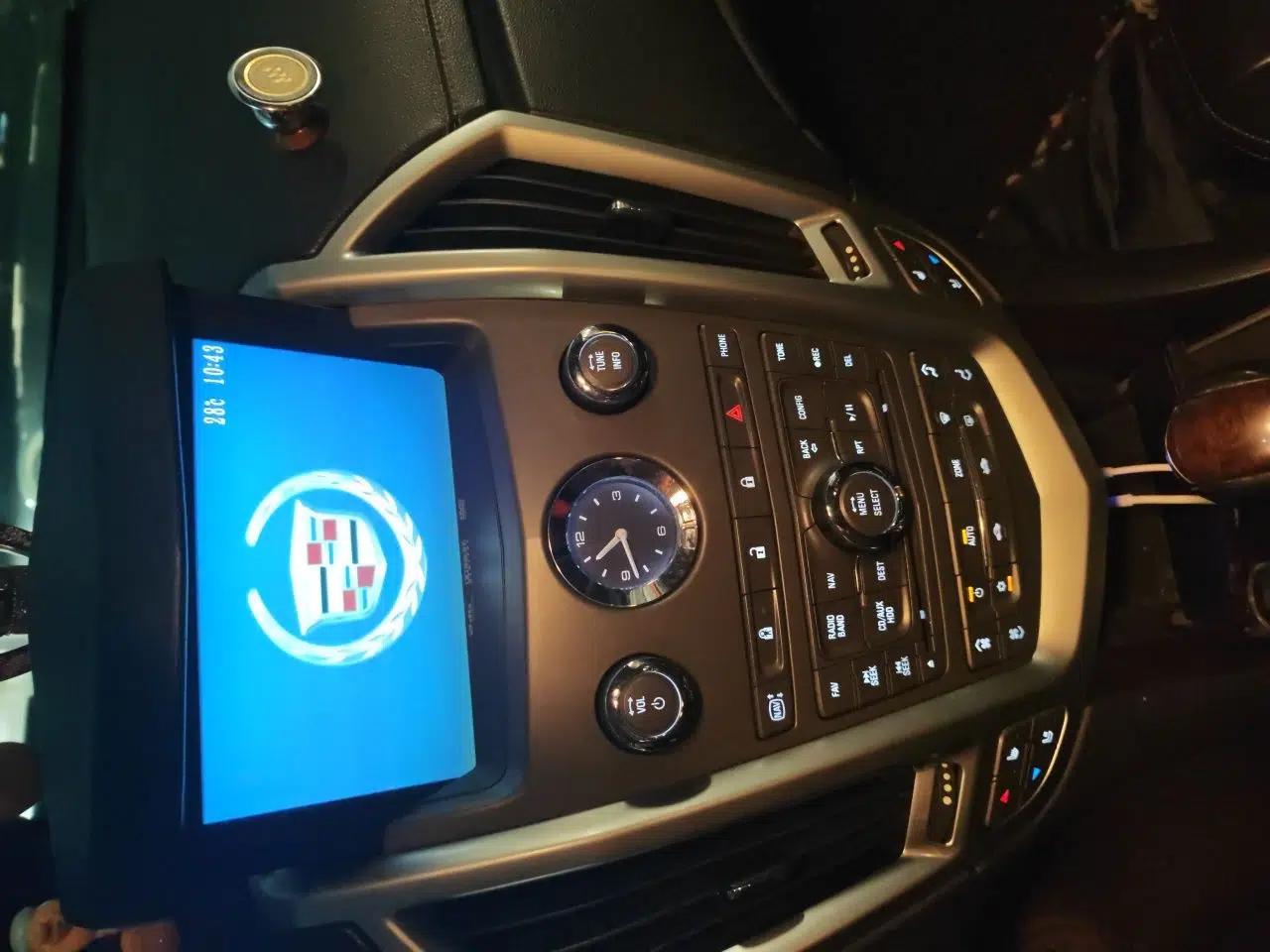 Cadillac SRX 2012 3.0L Flagship Version — миниатюра 13