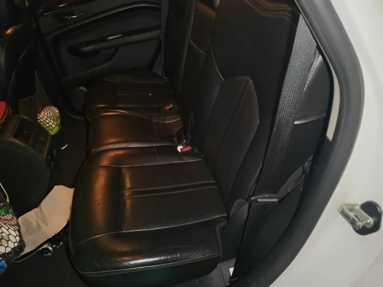 Cadillac SRX 2012 3.0L Flagship Version — миниатюра 17