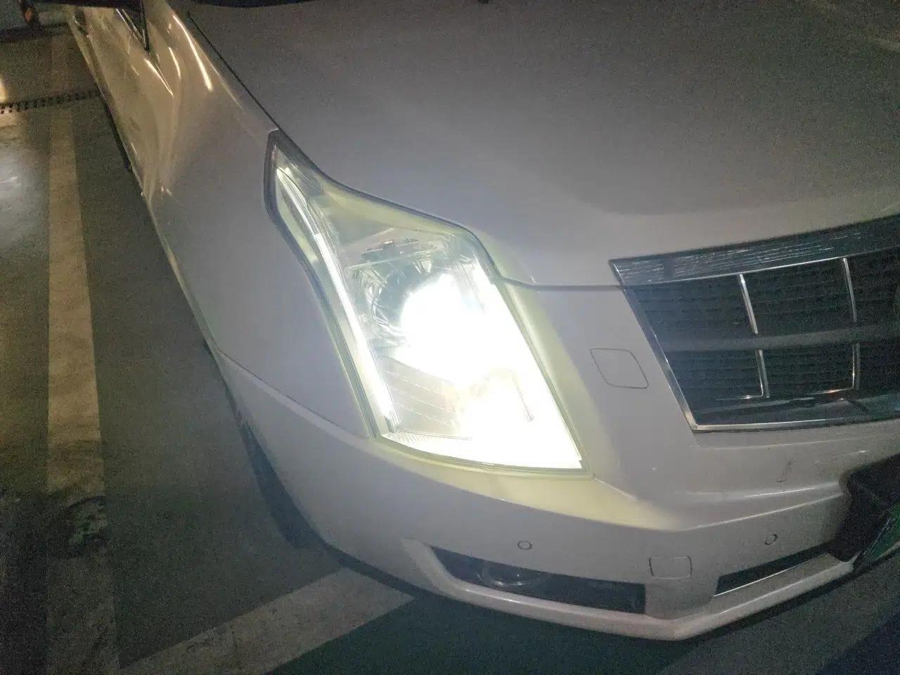 Cadillac SRX 2012 3.0L Flagship Version — миниатюра 7