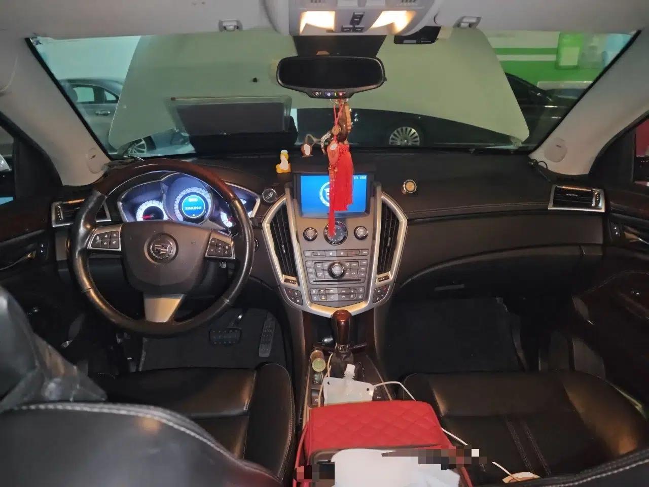 Cadillac SRX 2012 3.0L Flagship Version — миниатюра 9