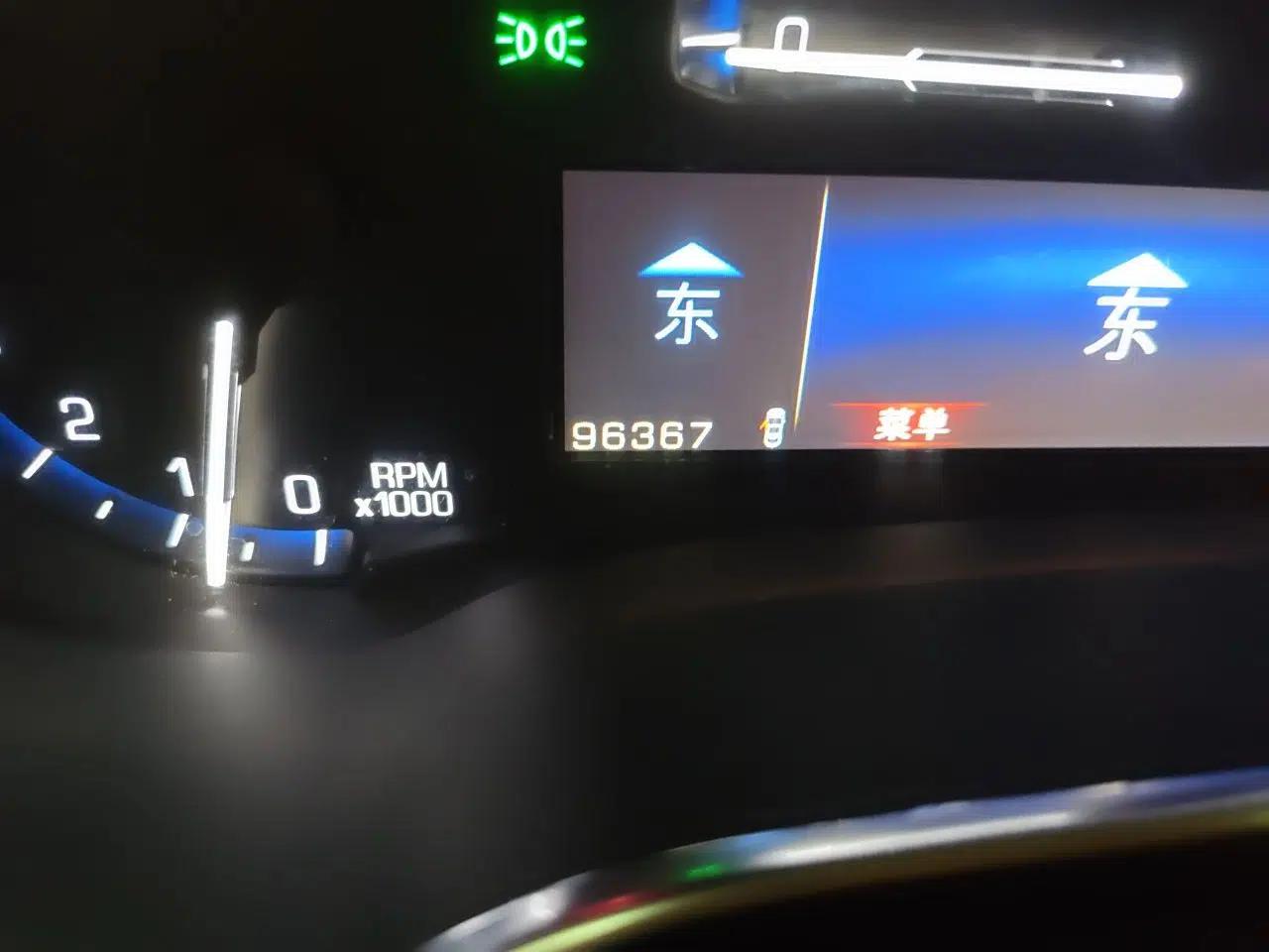 Cadillac SRX 2015 3.0L Elite Model — миниатюра 12