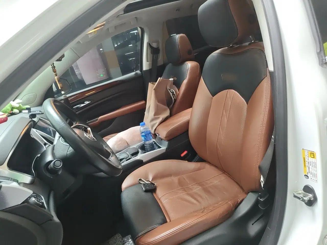 Cadillac SRX 2015 3.0L Elite Model — миниатюра 15
