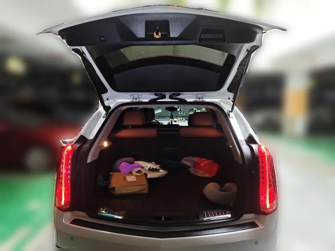 Cadillac SRX 2015 3.0L Elite Model — миниатюра 19