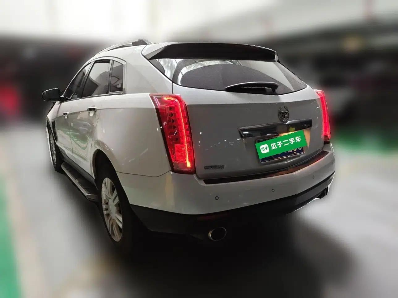 Cadillac SRX 2015 3.0L Elite Model — миниатюра 4