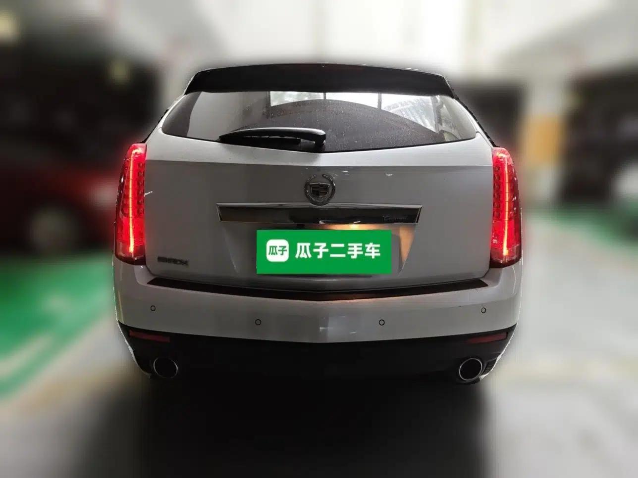 Cadillac SRX 2015 3.0L Elite Model — миниатюра 5