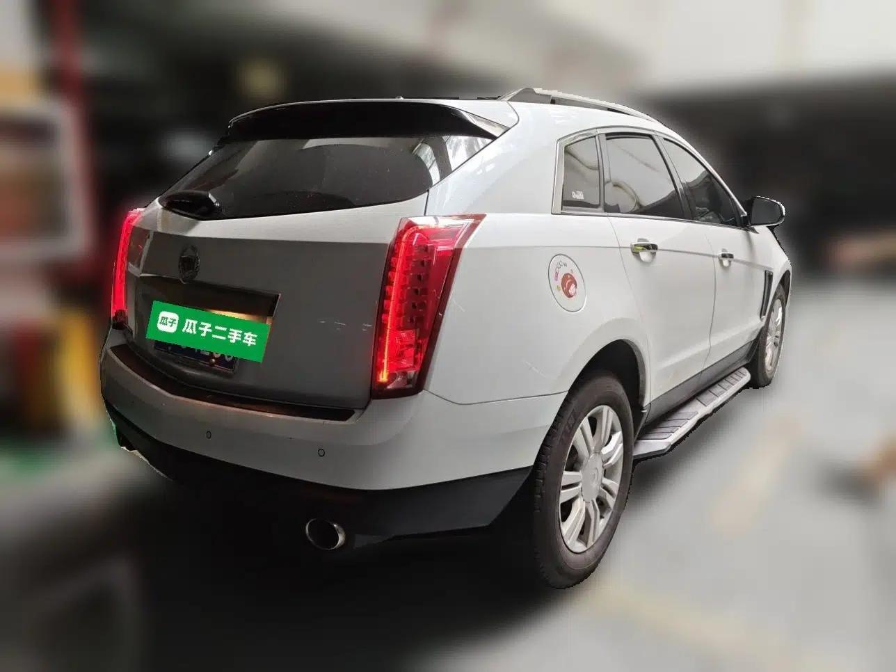 Cadillac SRX 2015 3.0L Elite Model — миниатюра 6