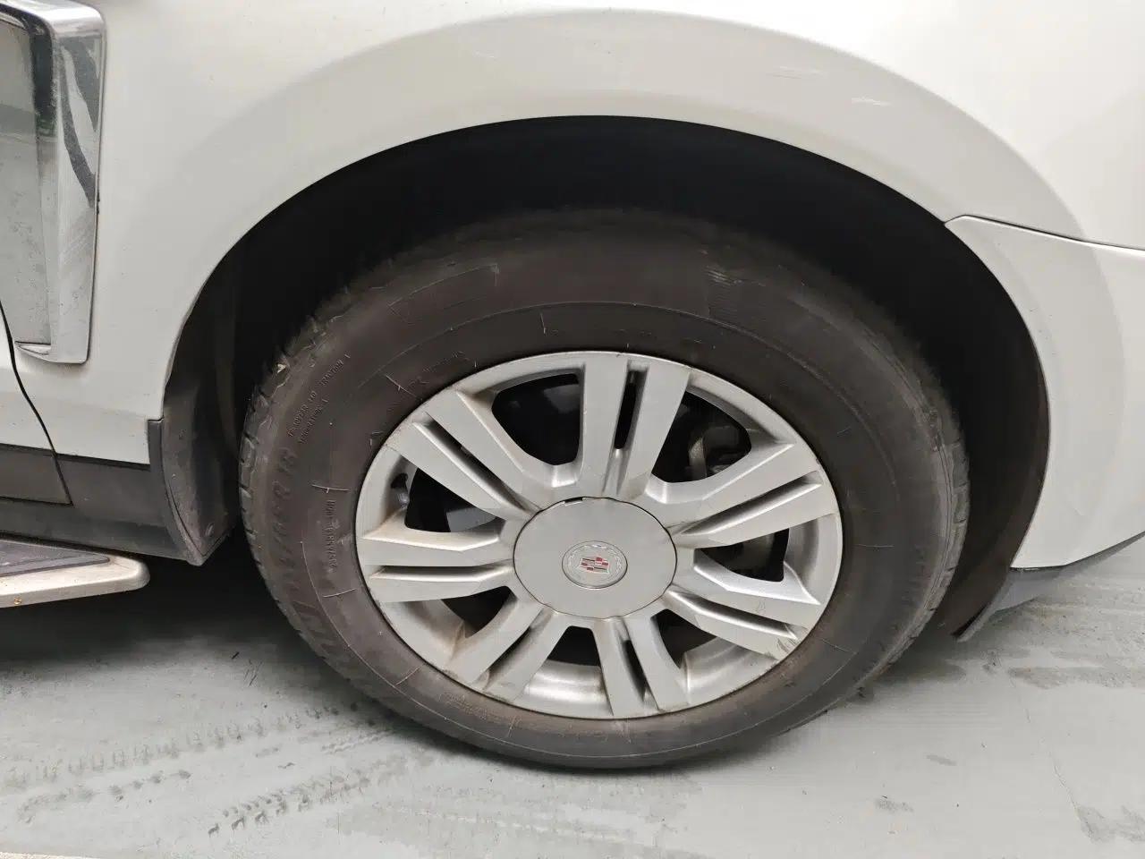 Cadillac SRX 2015 3.0L Elite Model — миниатюра 8