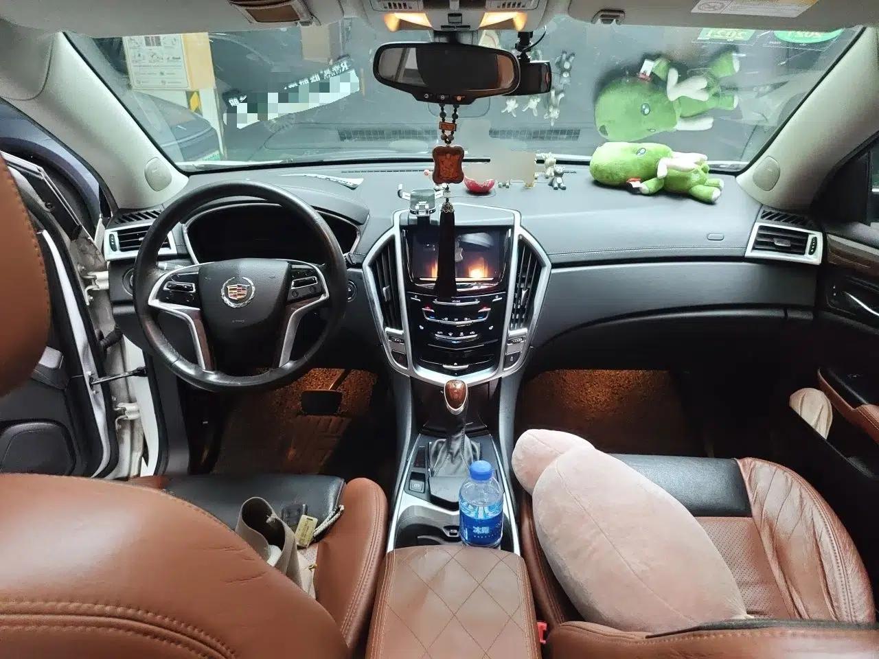 Cadillac SRX 2015 3.0L Elite Model — миниатюра 9