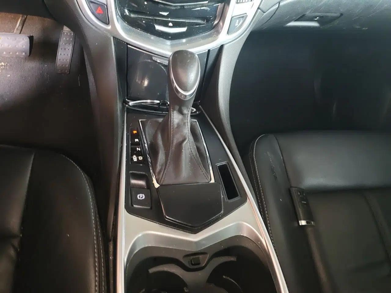 Cadillac SRX 2013 3.0L Comfort Model — миниатюра 14