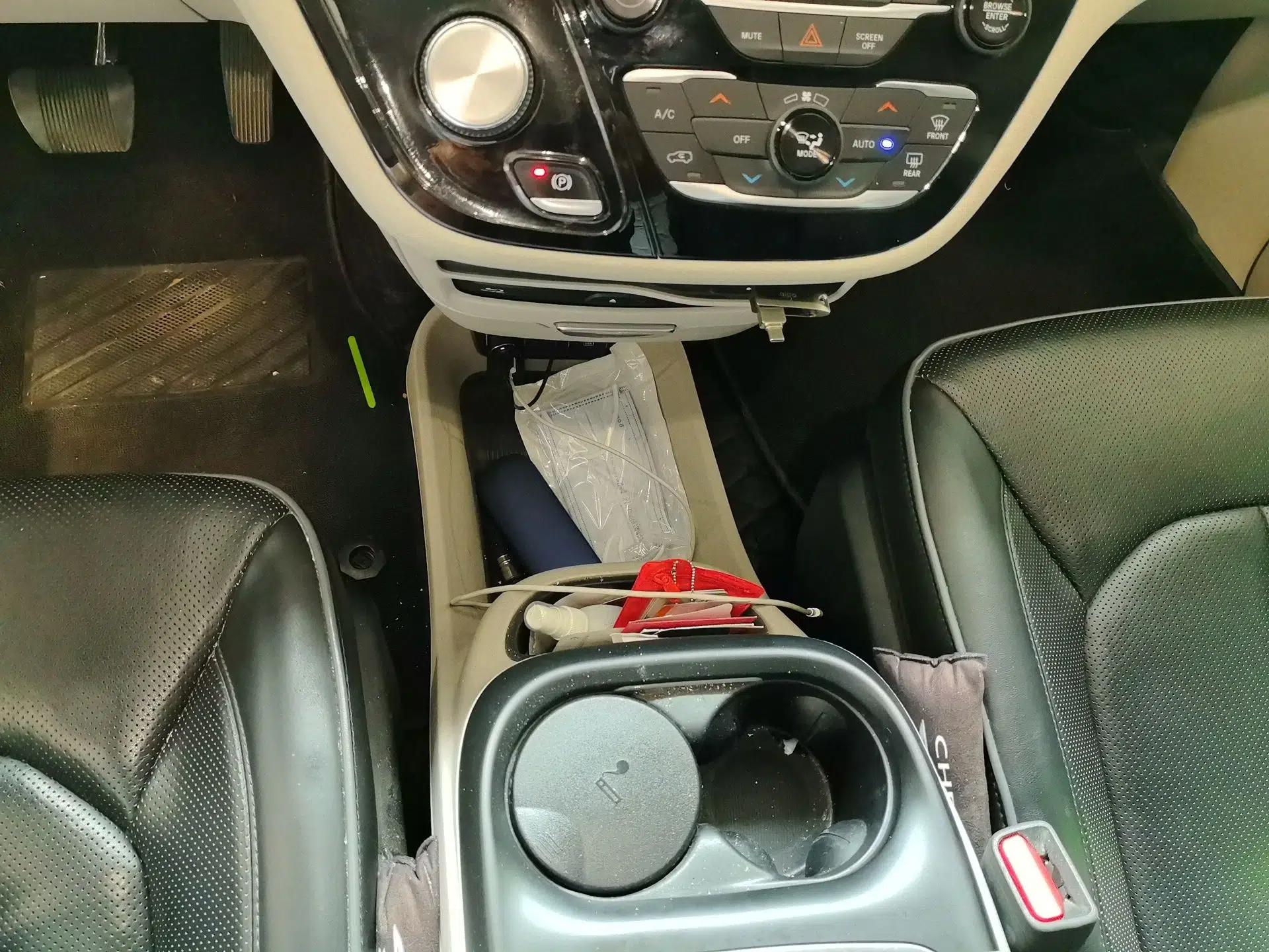 Chrysler Grand Voyager 2017 3.6L Premium Edition — миниатюра 14