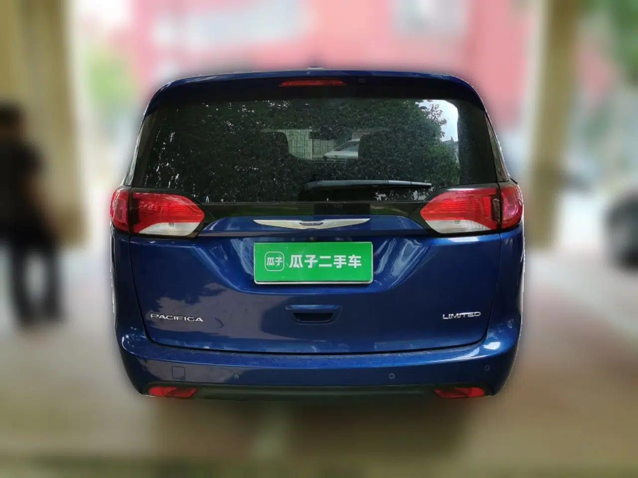 Chrysler Grand Voyager 2017 3.6L Premium Edition — миниатюра 5