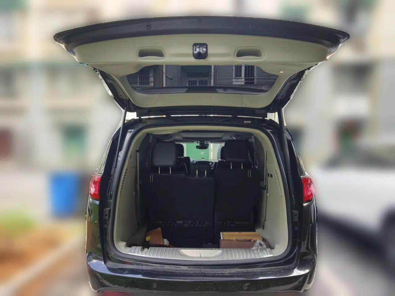 Chrysler Grand Voyager 2017 3.6L Premium Edition — миниатюра 19