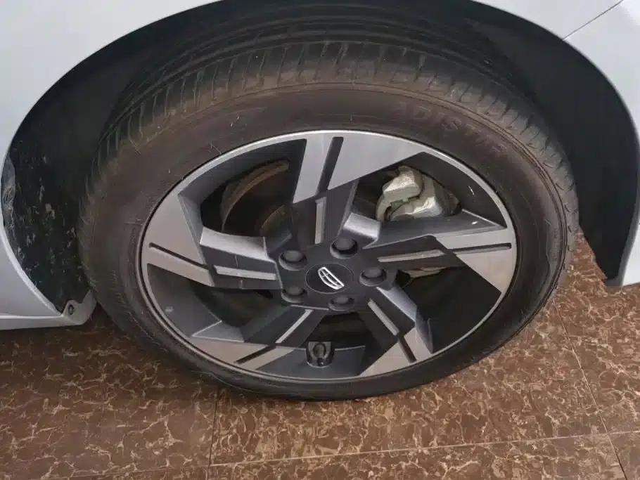 Geely Emgrand L HiP 2024 Champion Edition 1.5TD-DHT Pro 100KM Excellent Model — миниатюра 6