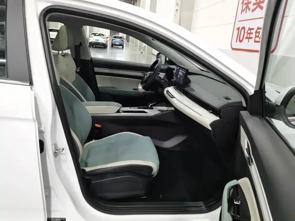 Geely Emgrand L HiP 2022 1.5TD-DHT Pro 100KM Super Speed — миниатюра 23