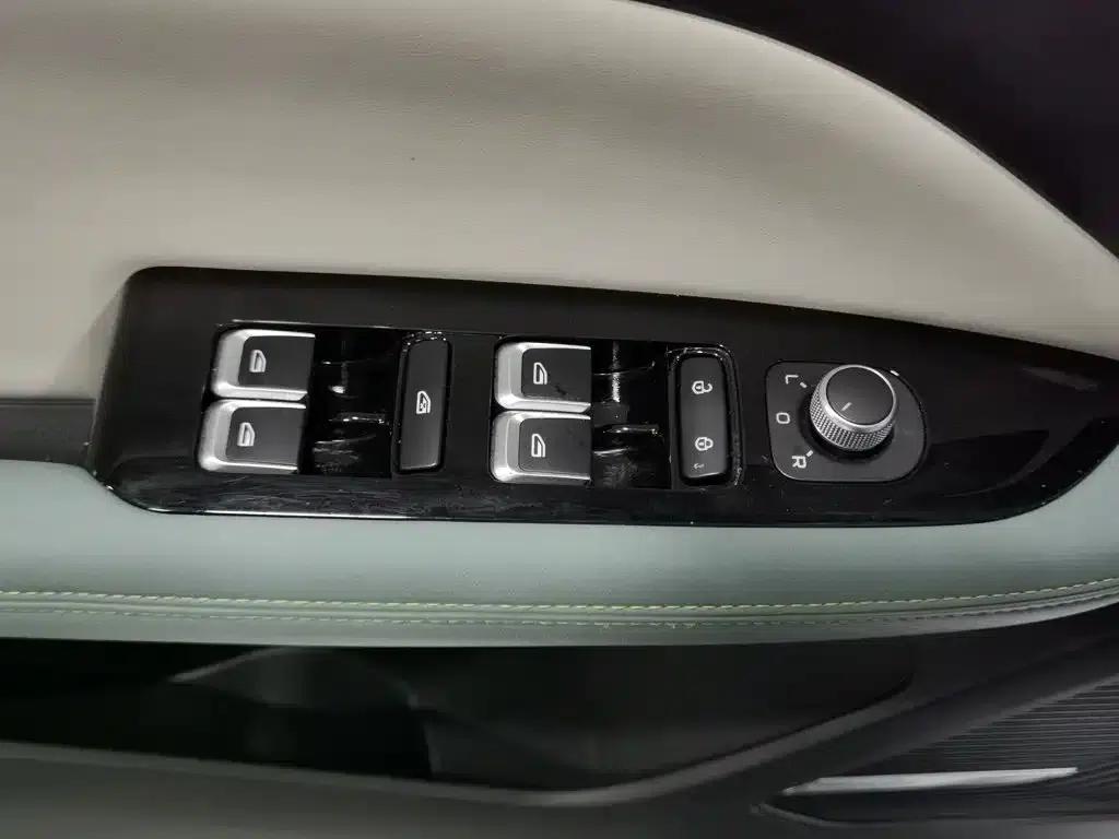 Geely Emgrand L HiP 2022 1.5TD-DHT Pro 100KM Super Speed — миниатюра 9