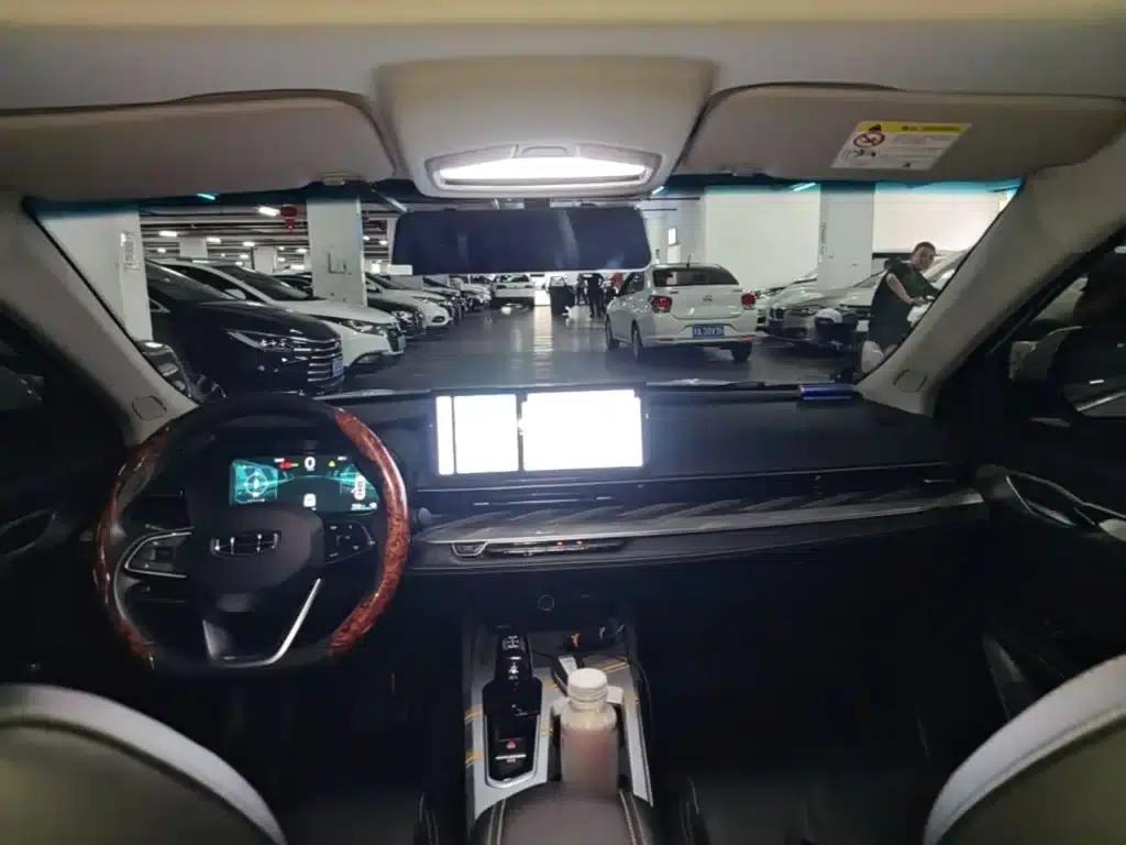 Geely Emgrand L HiP 2024 Champion Edition 1.5TD-DHT Pro 100KM Superb Model — миниатюра 18