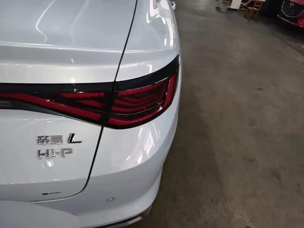 Geely Emgrand L HiP 2024 Champion Edition 1.5TD-DHT Pro 100KM Superb Model — миниатюра 8