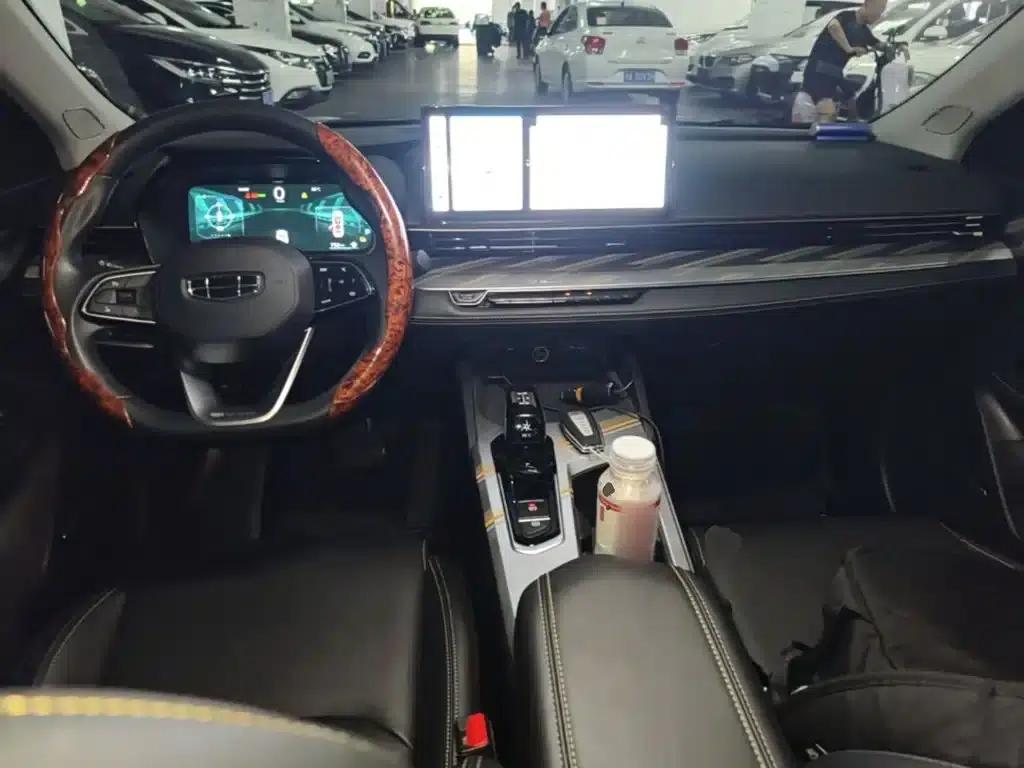 Geely Emgrand L HiP 2024 Champion Edition 1.5TD-DHT Pro 100KM Superb Model — миниатюра 10
