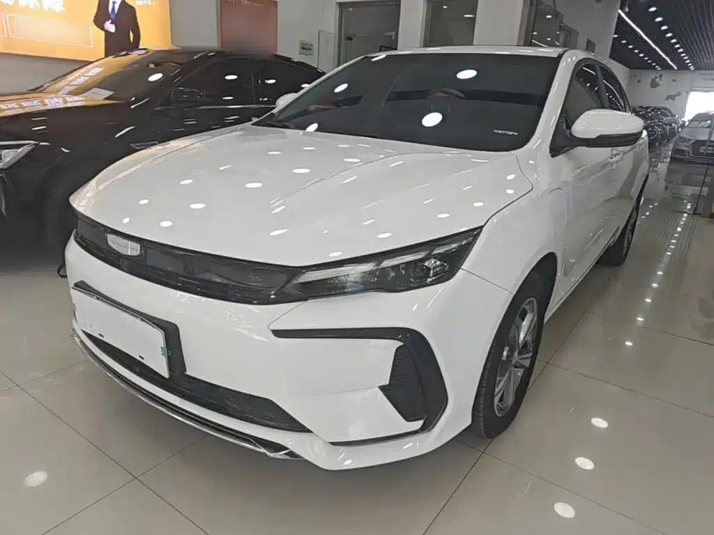 Geely Emgrand L HiP 2024 Dragon Edition 1.5TD-DHT Pro 100KM Superior Model — миниатюра 1