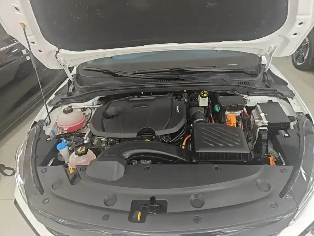 Geely Emgrand L HiP 2024 Dragon Edition 1.5TD-DHT Pro 100KM Superior Model — миниатюра 20