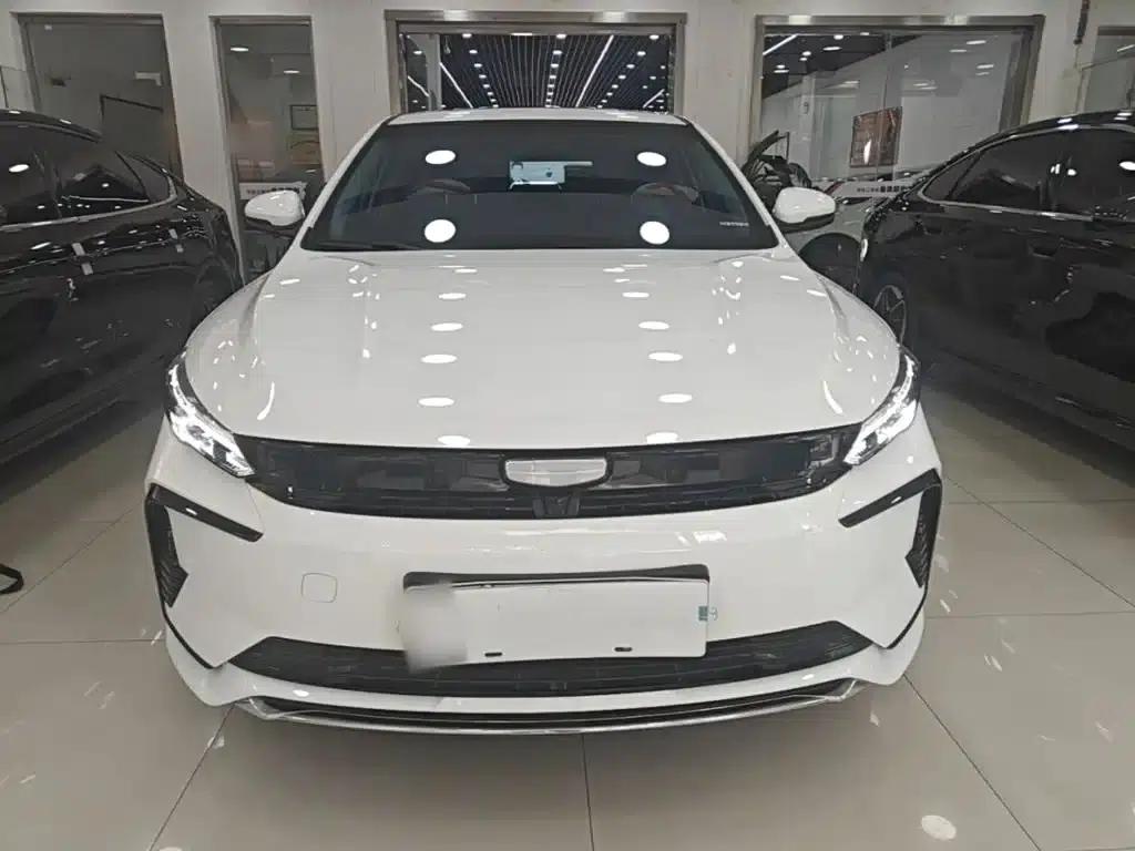 Geely Emgrand L HiP 2024 Dragon Edition 1.5TD-DHT Pro 100KM Superior Model — миниатюра 3