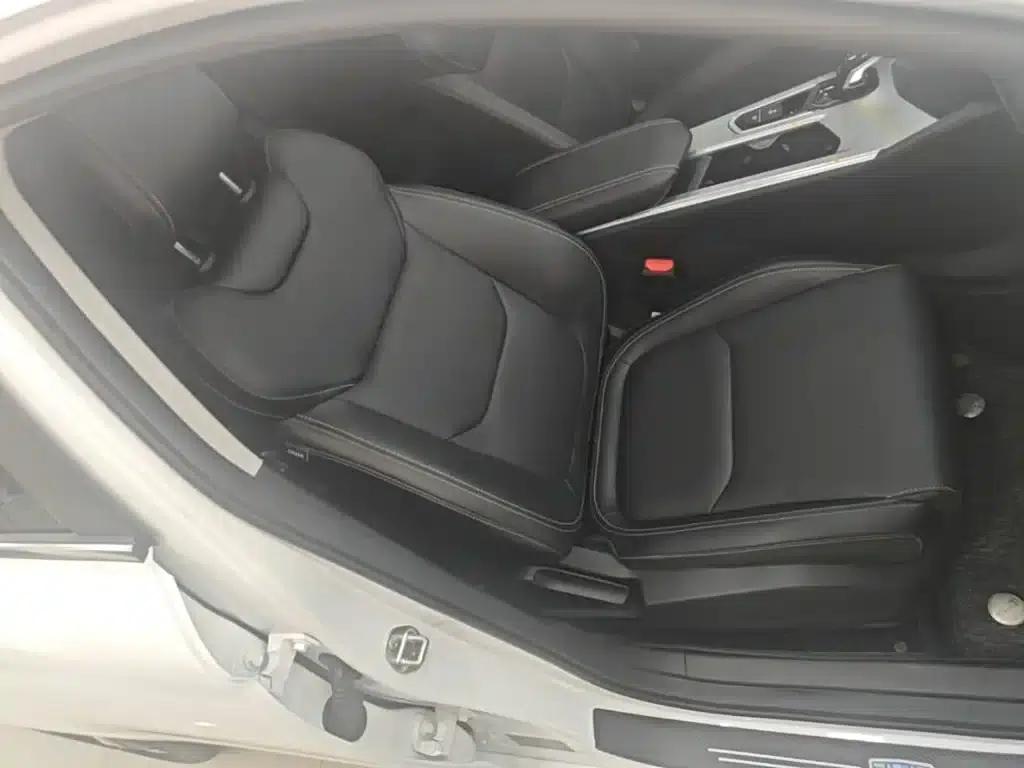 Geely Emgrand L HiP 2024 Dragon Edition 1.5TD-DHT Pro 100KM Superior Model — миниатюра 25