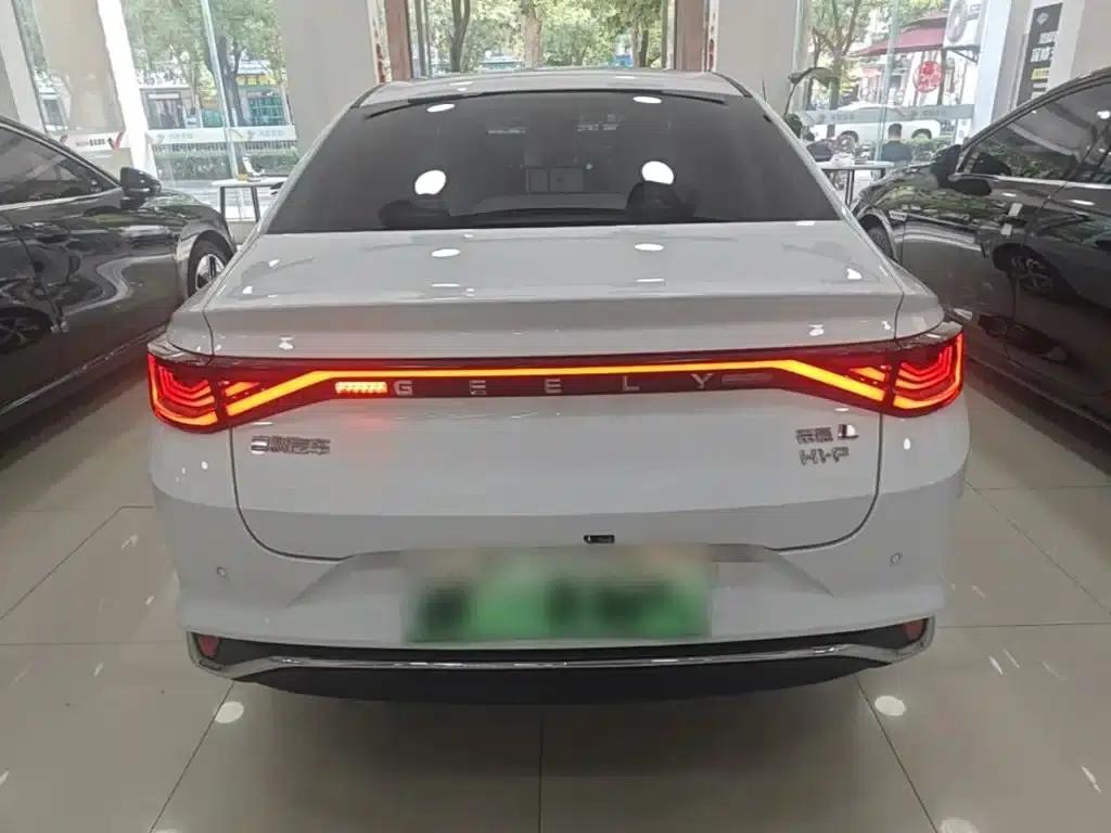 Geely Emgrand L HiP 2024 Dragon Edition 1.5TD-DHT Pro 100KM Superior Model — миниатюра 6