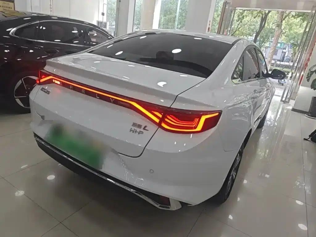 Geely Emgrand L HiP 2024 Dragon Edition 1.5TD-DHT Pro 100KM Superior Model — миниатюра 7