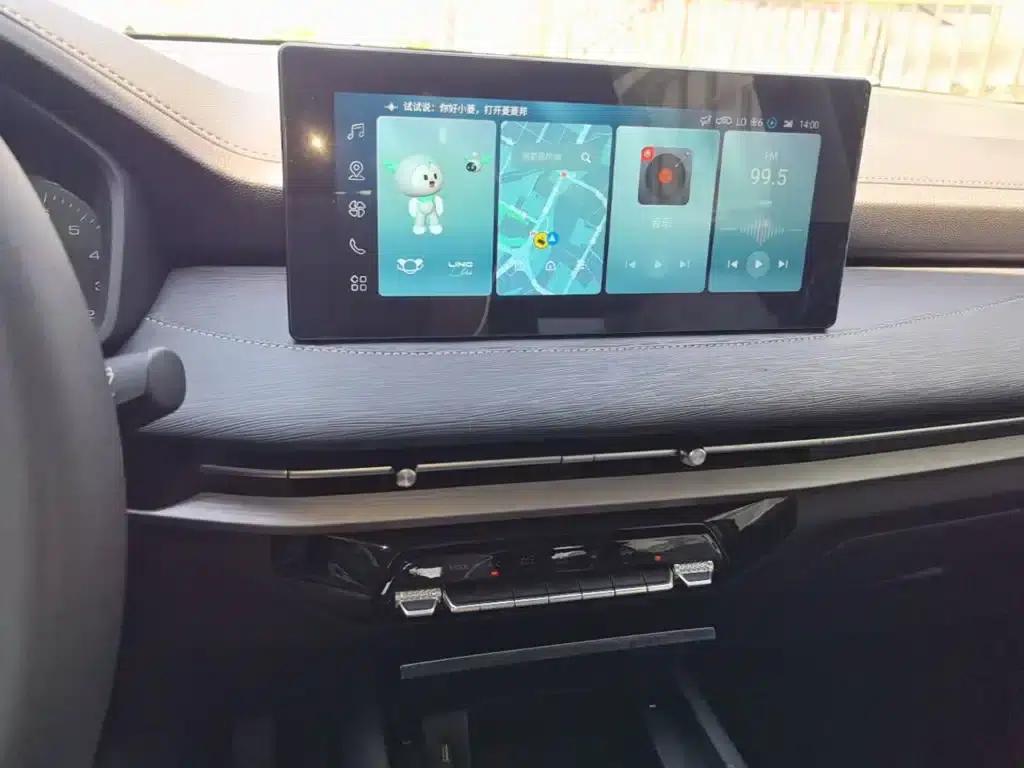 Wuling Jiachen 2022 1.5T CVT Smart Luxury Edition — миниатюра 13