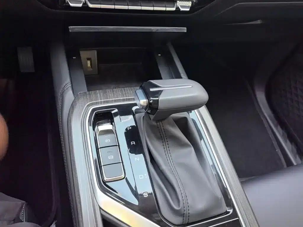 Wuling Jiachen 2022 1.5T CVT Smart Luxury Edition — миниатюра 14