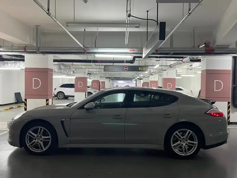 Panamera 2010 Panamera 4 3.6L — миниатюра 3