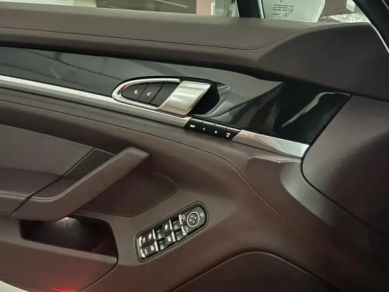 Panamera 2010 Panamera 4 3.6L — миниатюра 10