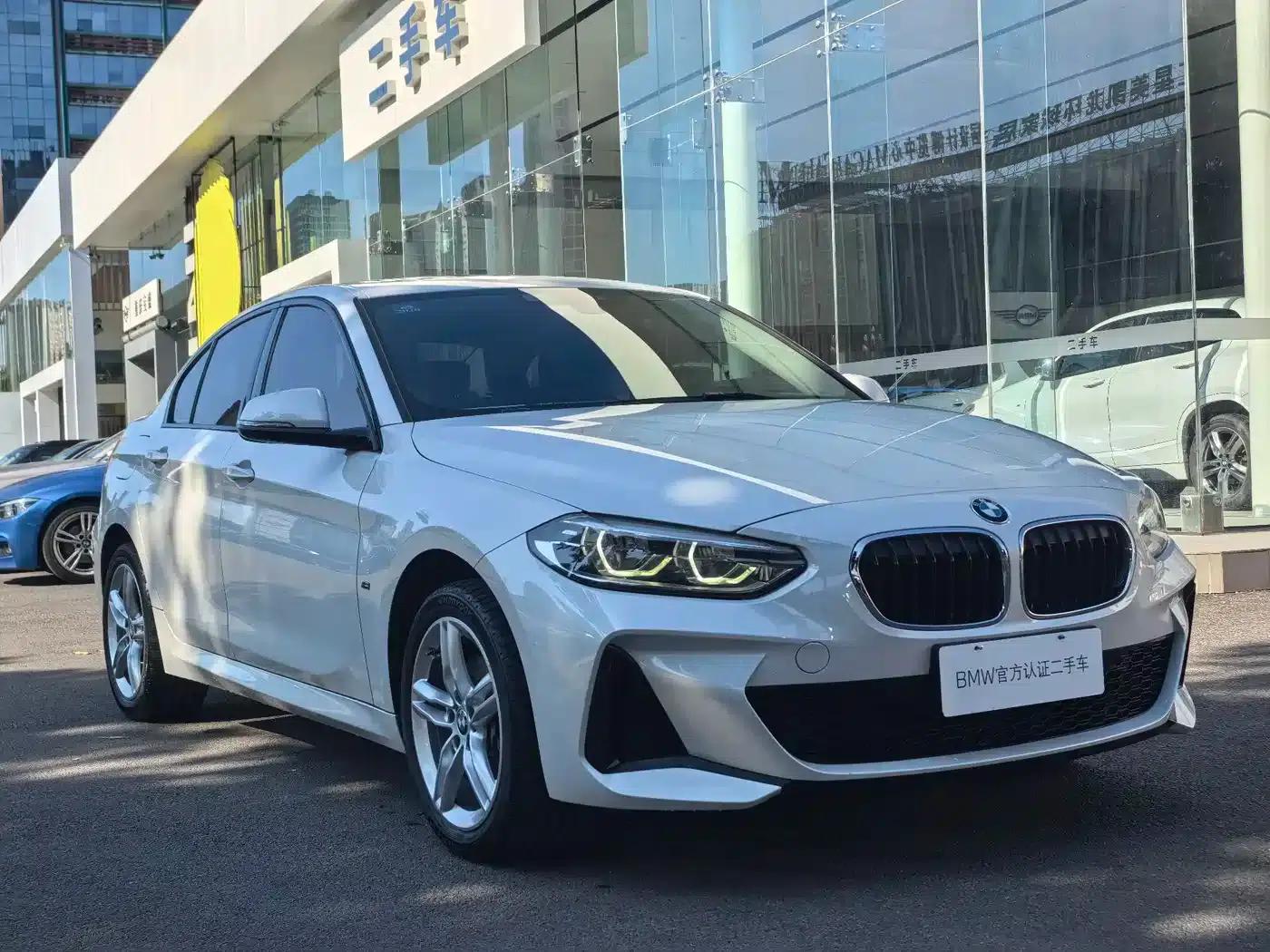 2020 BMW 1 Series 120i M Sport Package — миниатюра 3