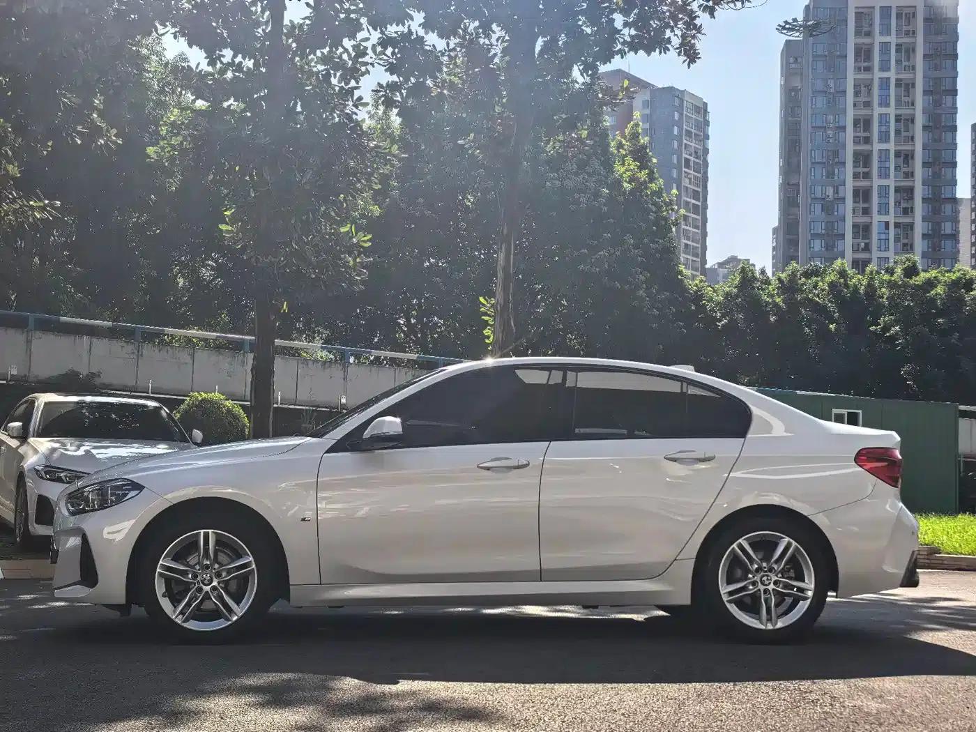 2020 BMW 1 Series 120i M Sport Package — миниатюра 4