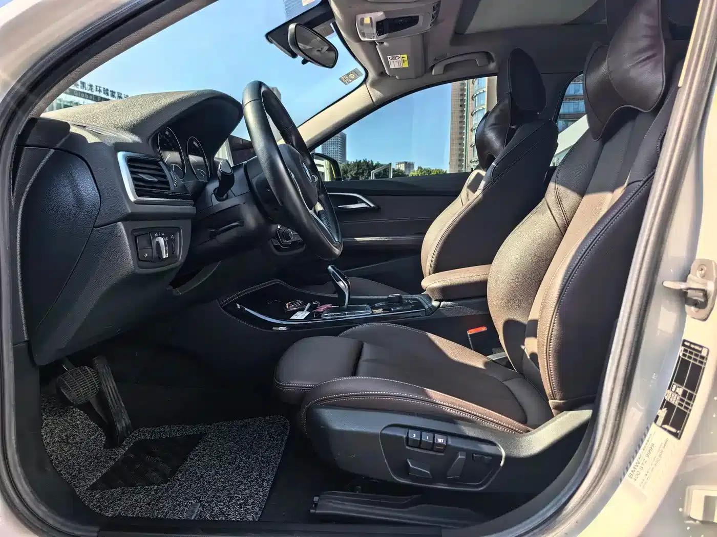 2020 BMW 1 Series 120i M Sport Package — миниатюра 9