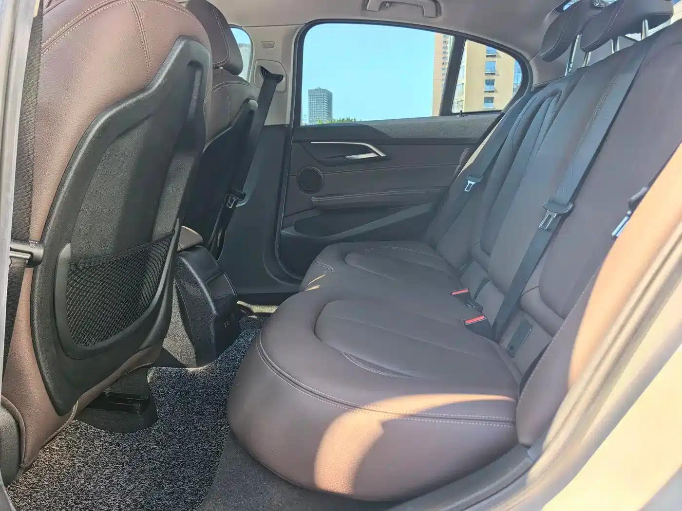 2020 BMW 1 Series 120i M Sport Package — миниатюра 10