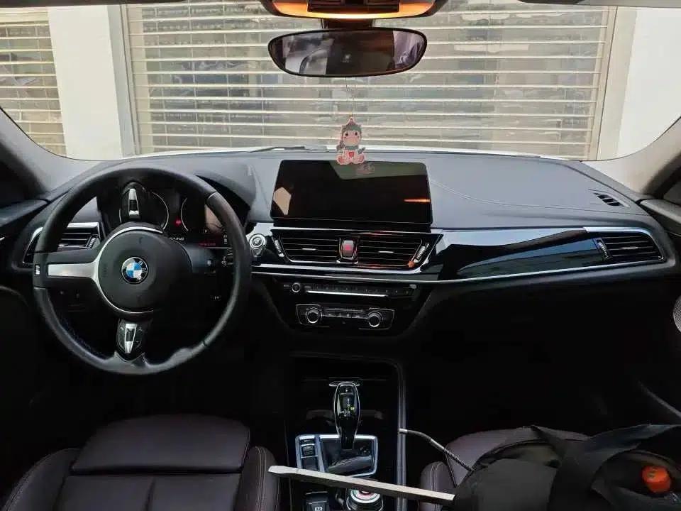BMW 1 Series 2023 120i M Sport Shadow Edition — миниатюра 7