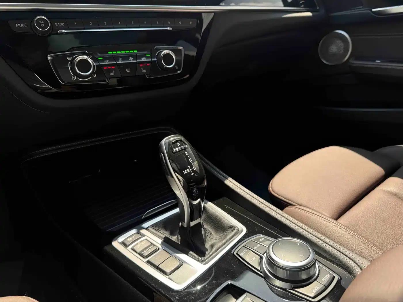 2021 BMW 1 Series 120i M Sport Shadow Edition — миниатюра 13