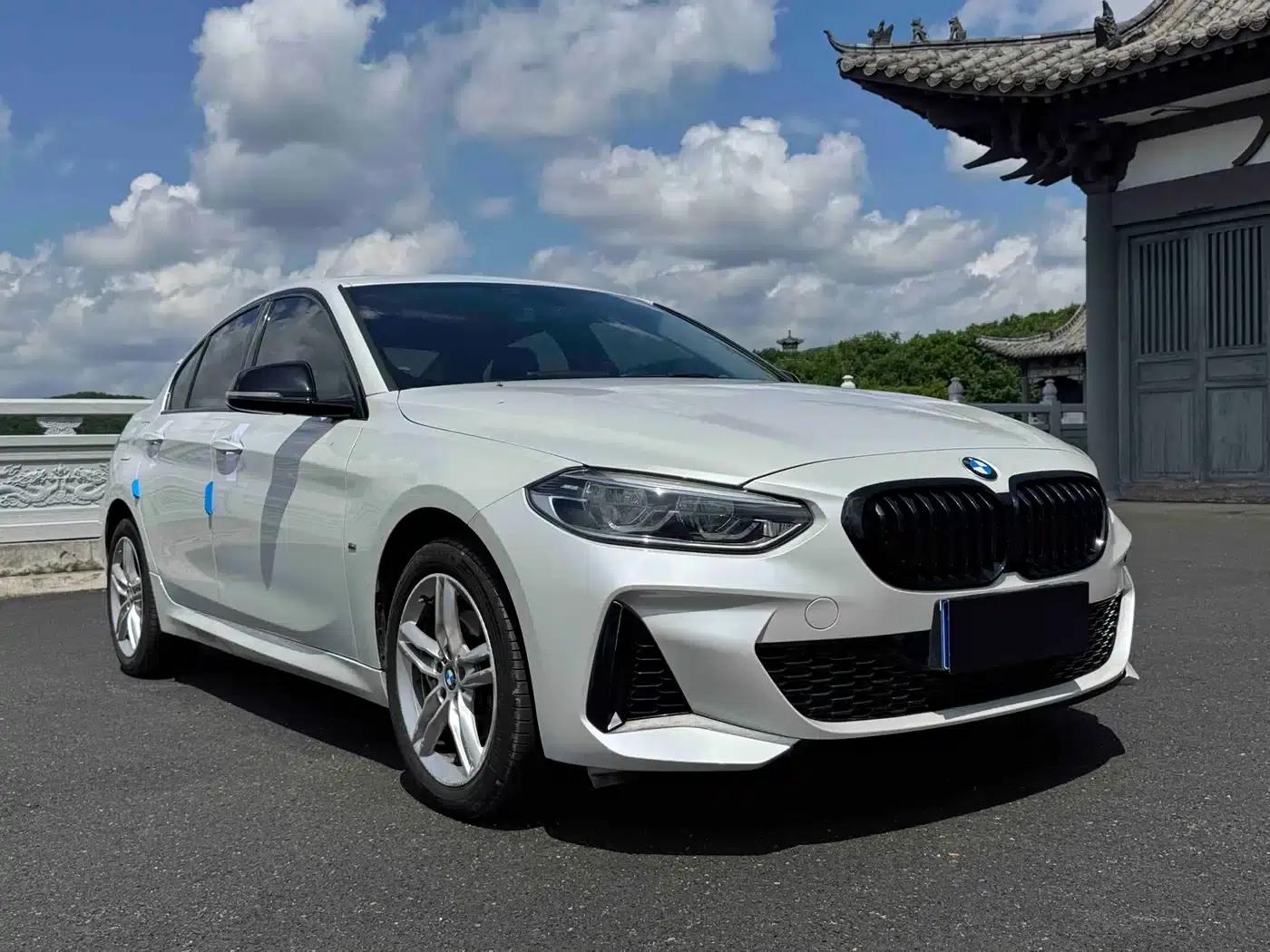 2021 BMW 1 Series 120i M Sport Shadow Edition — миниатюра 3