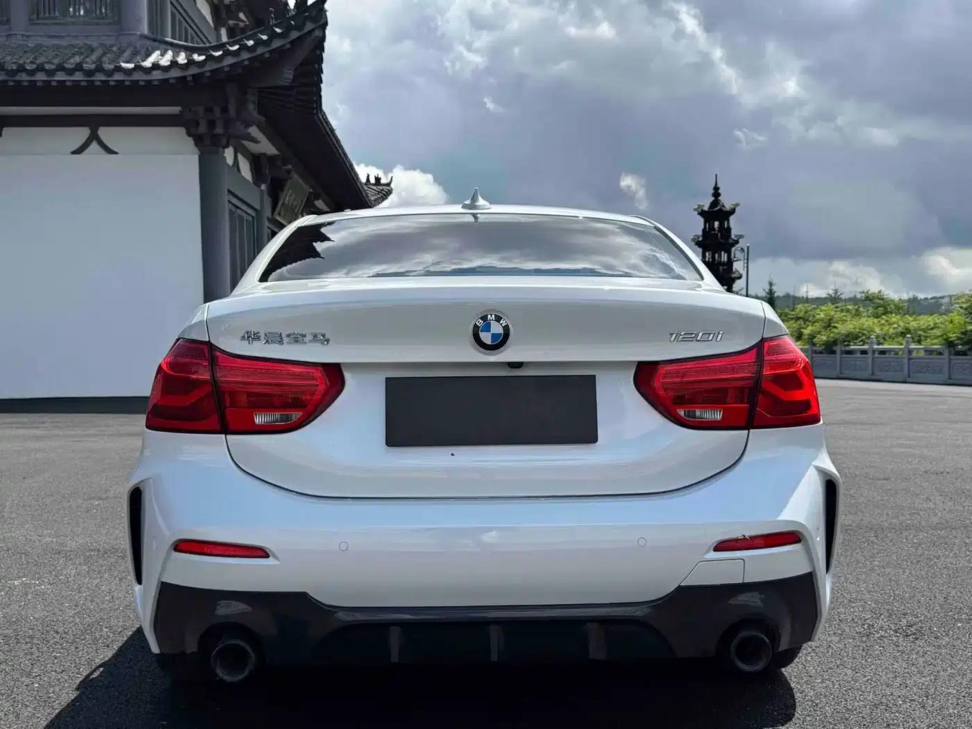 2021 BMW 1 Series 120i M Sport Shadow Edition — миниатюра 5
