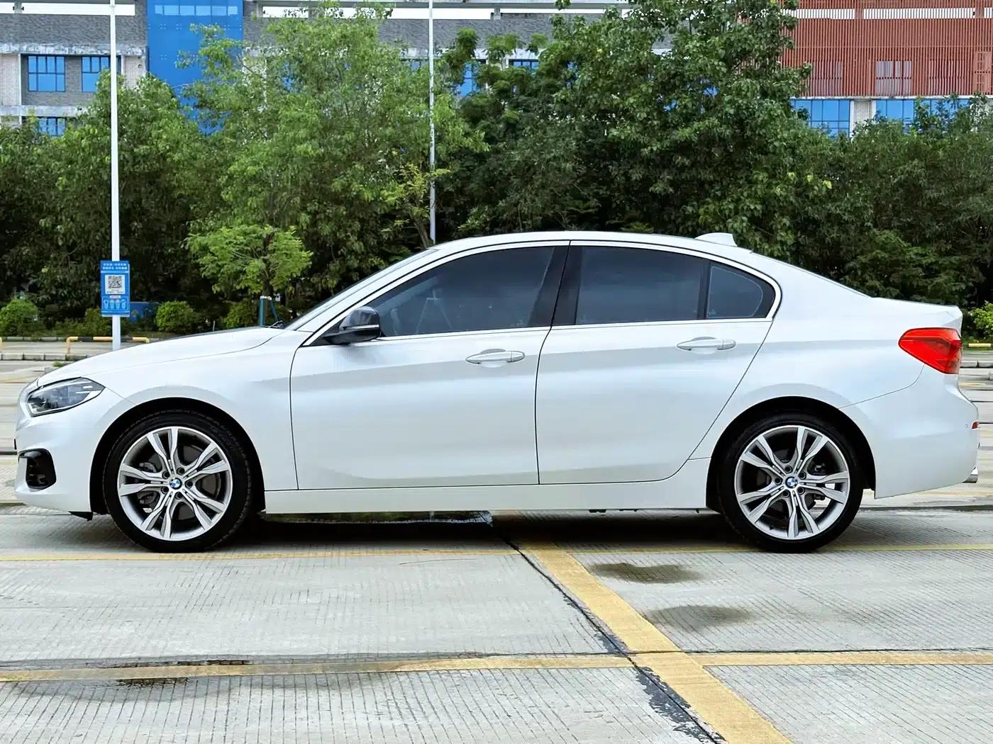 2018 BMW 1 Series 120i Design Package — миниатюра 40