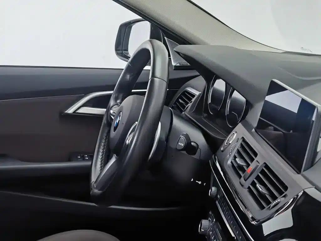 2020 BMW 1 Series 125i Leading M Sport Package — миниатюра 22