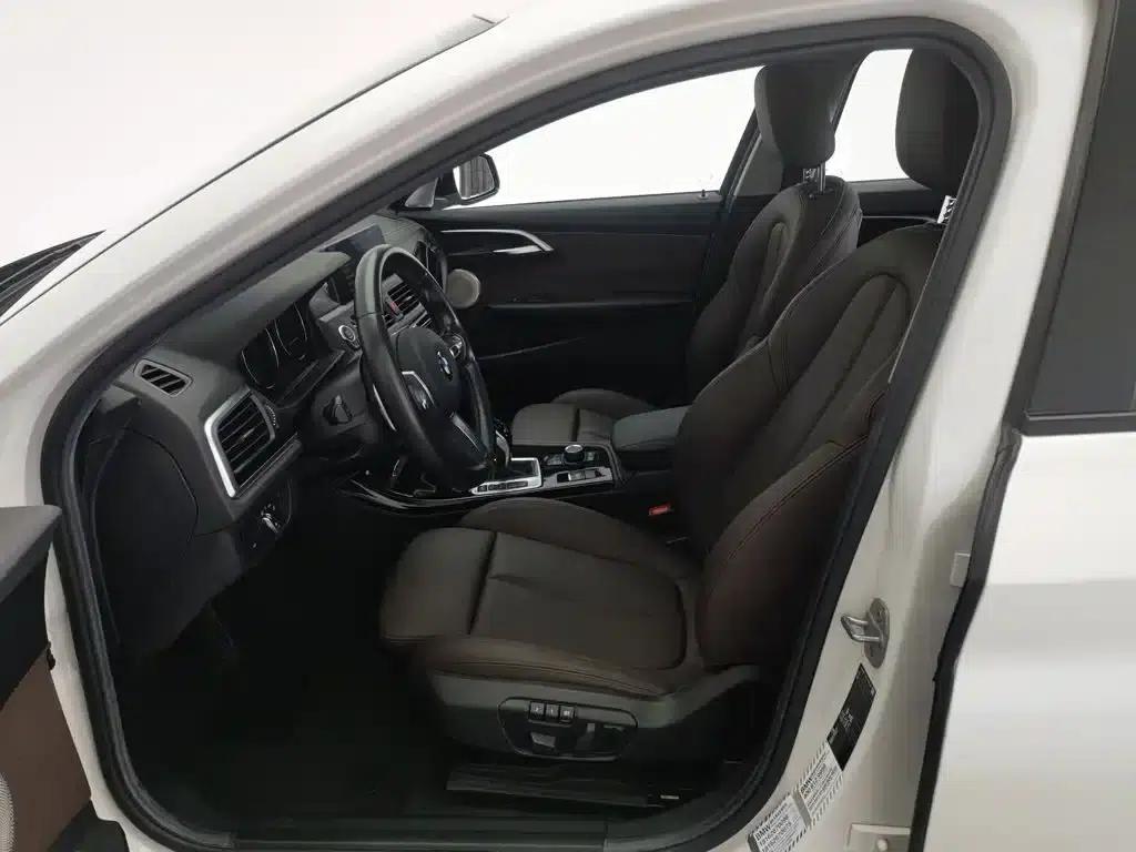 2020 BMW 1 Series 125i Leading M Sport Package — миниатюра 10