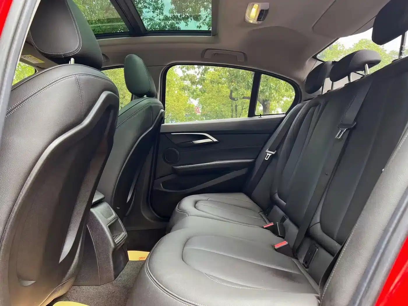 2019 BMW 1 Series 118i M Sport Package — миниатюра 11