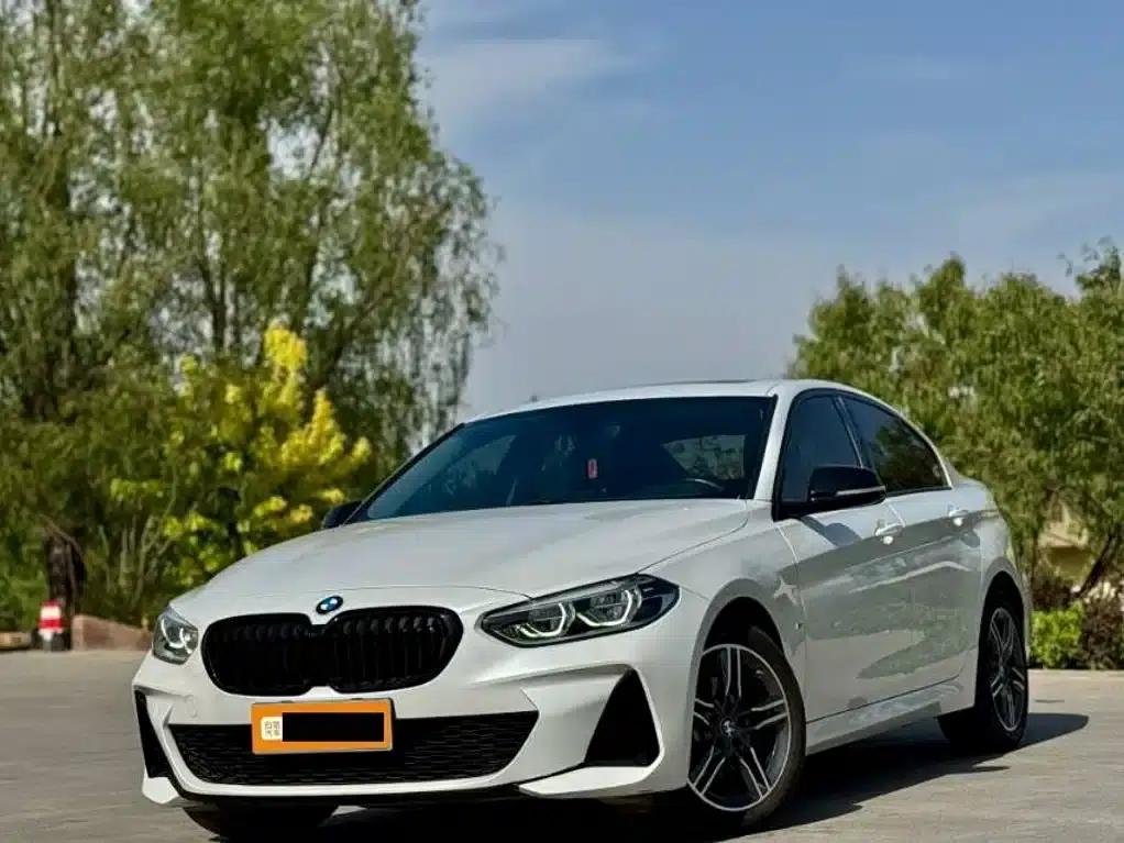 BMW 1 Series 2023 120i M Sport Shadow Edition — миниатюра 1