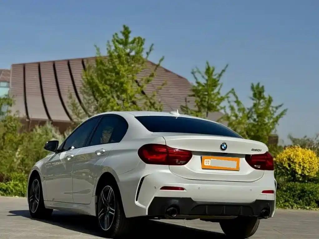 BMW 1 Series 2023 120i M Sport Shadow Edition — миниатюра 5