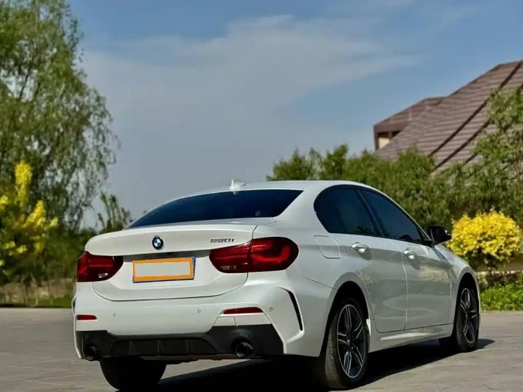 BMW 1 Series 2023 120i M Sport Shadow Edition — миниатюра 6