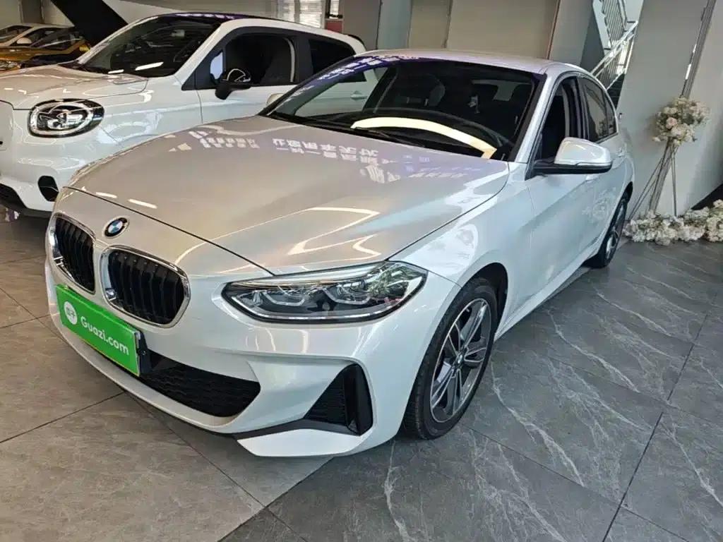 2022 BMW 1 Series 120i M Sport — миниатюра 1