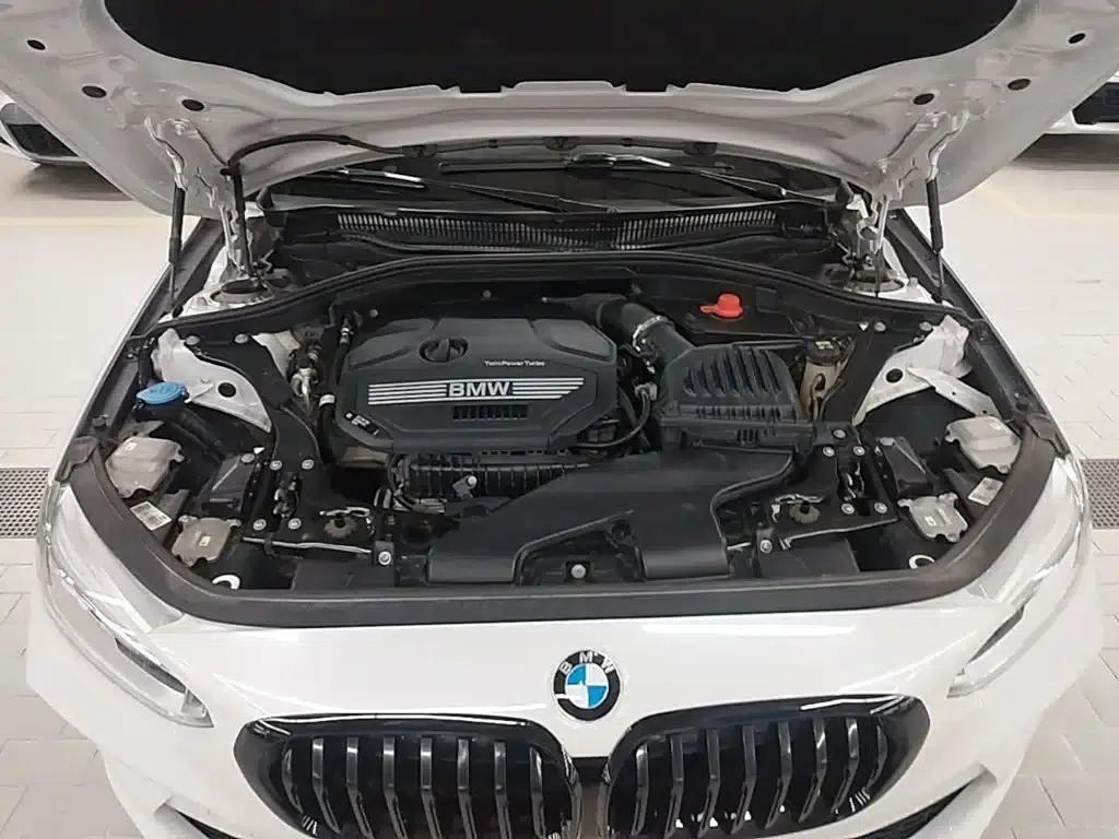2021 BMW 1 Series 120i M Sport Shadow Edition — миниатюра 20